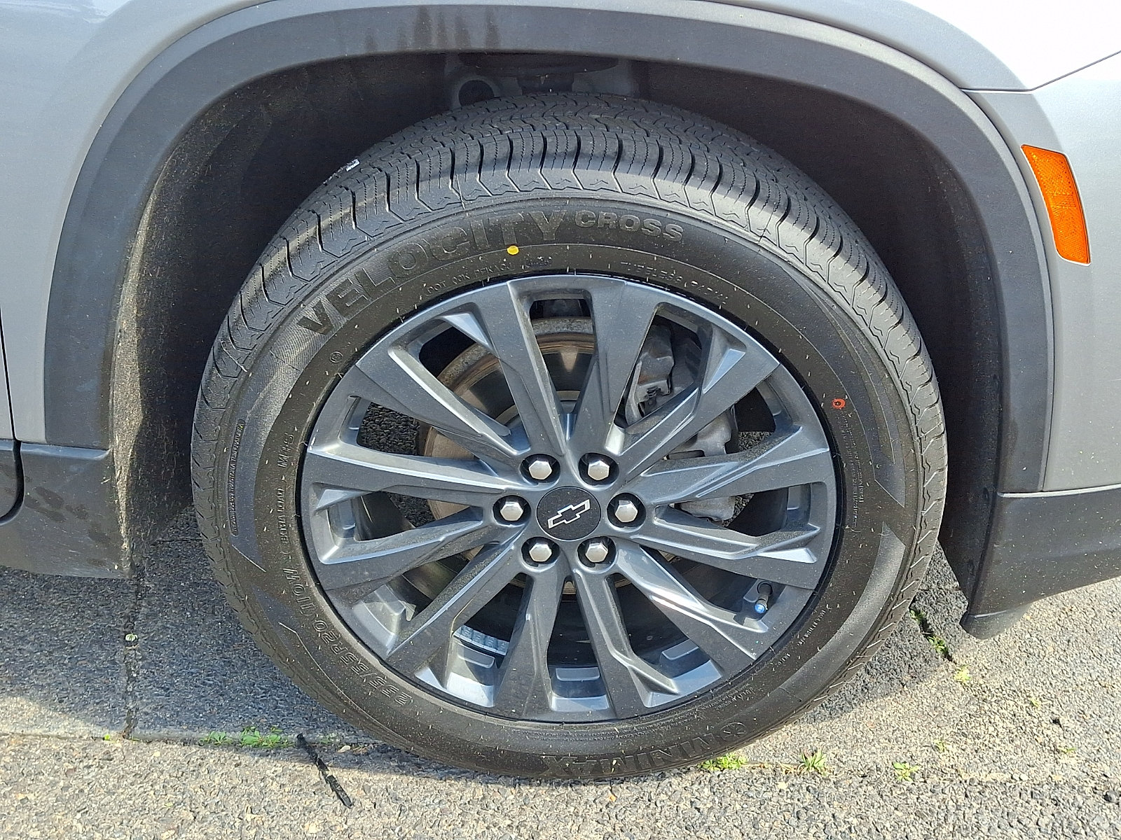 Used 2023 Chevrolet Traverse RS w/ LPO, Floor Liner Package AWD/4WD image 9