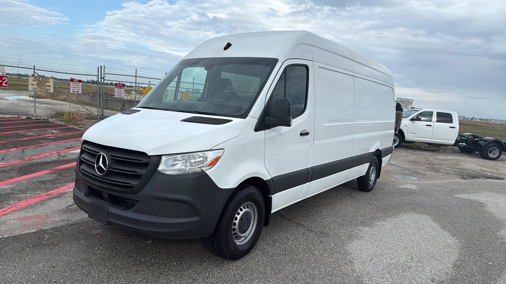 Used 2022 Mercedes-Benz Sprinter 2500 image 6