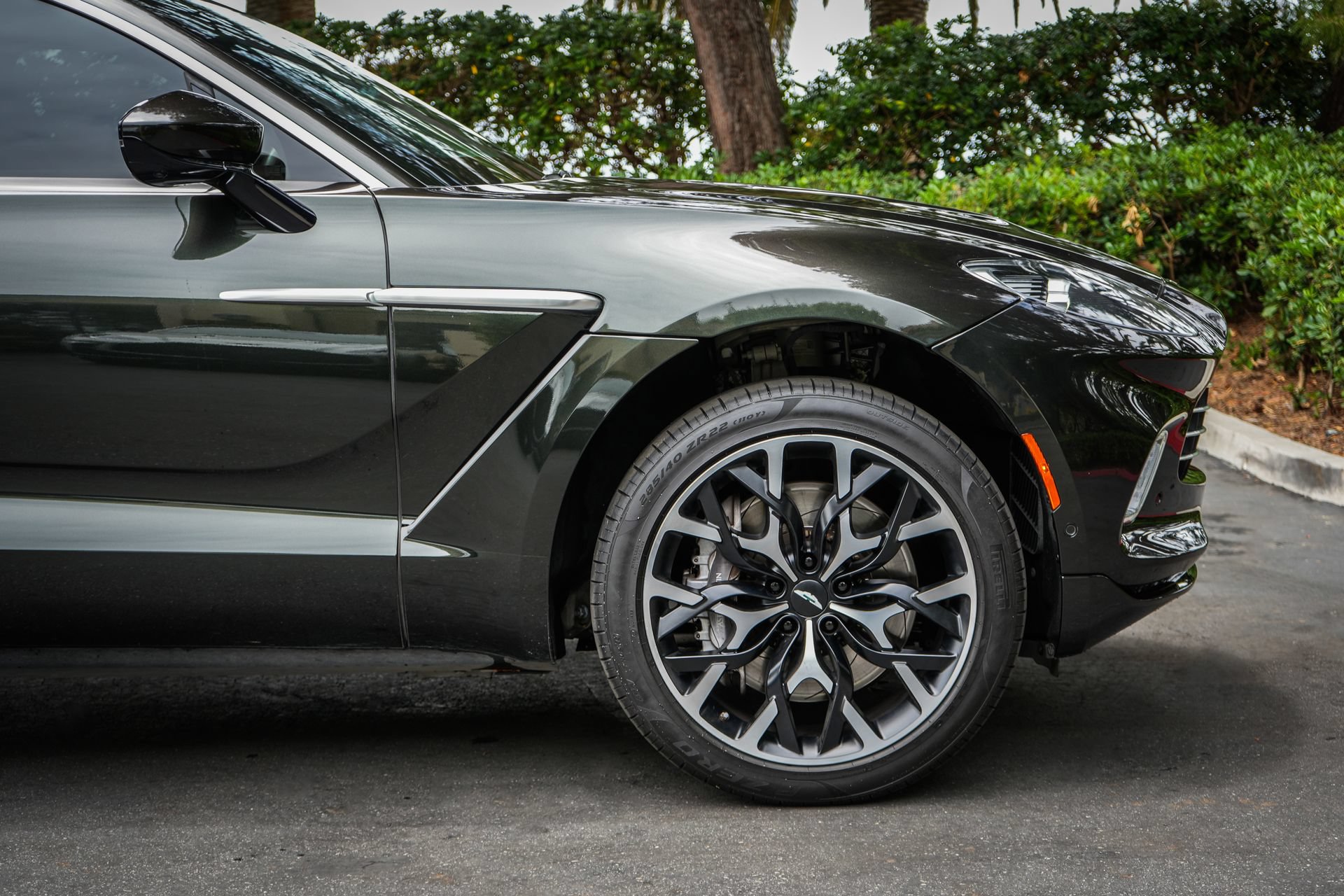 Used 2022 Aston Martin DBX AWD/4WD image 30