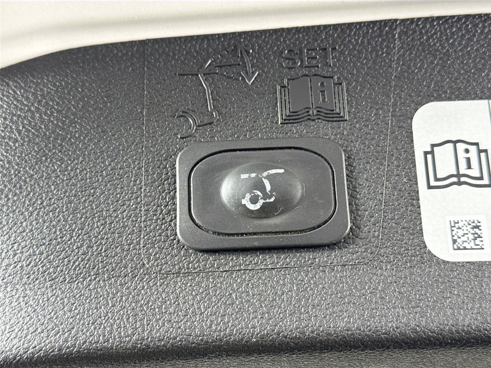 Used 2019 Ford Escape Titanium FWD image 38