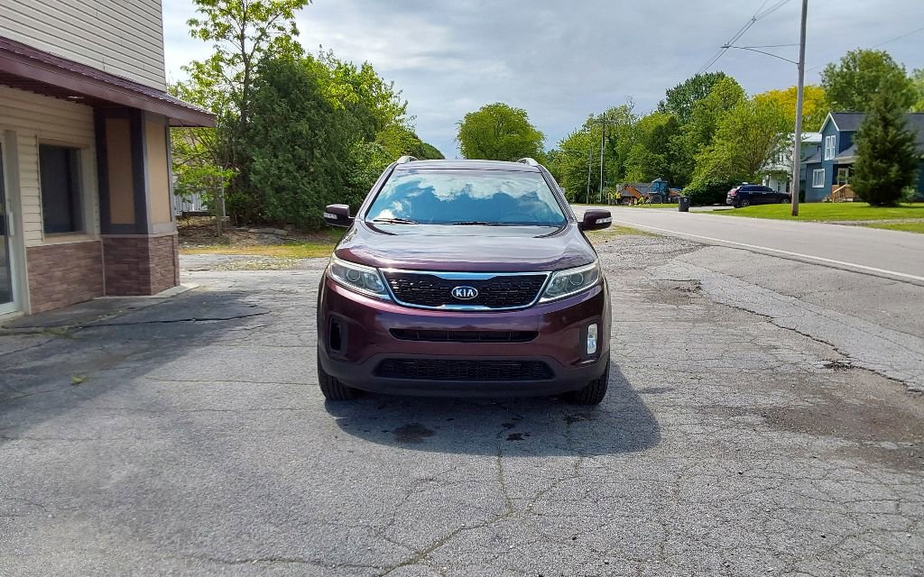 Used 2015 Kia Sorento LX image 3