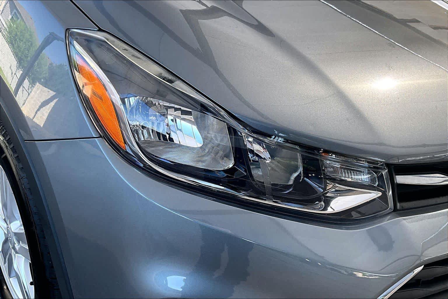 Used 2020 Chevrolet Trax LS w/ Tint and Cruise Package AWD/4WD image 27