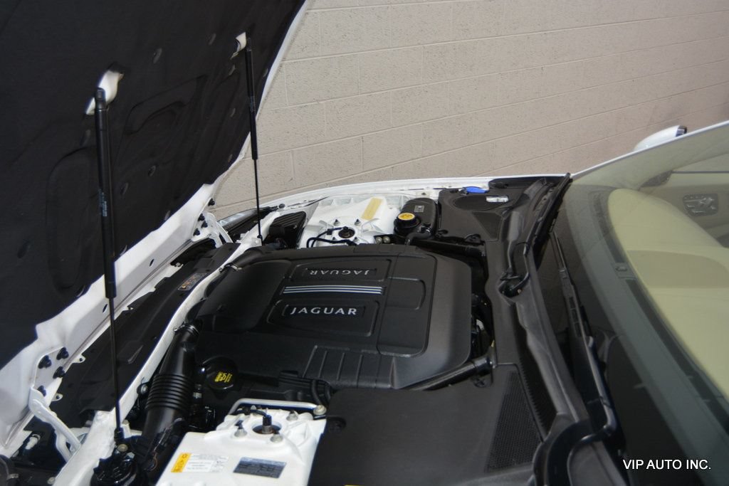 Used 2011 Jaguar XK Coupe RWD image 18