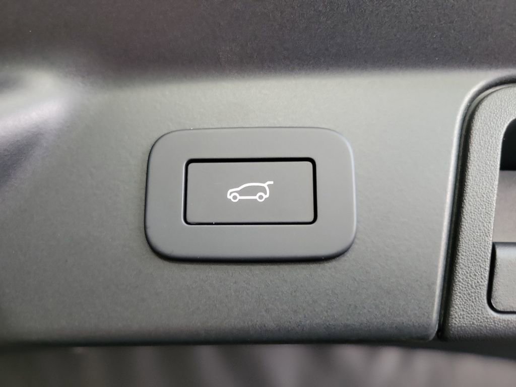 Used 2026 Land Rover Range Rover Velar S AWD/4WD image 30