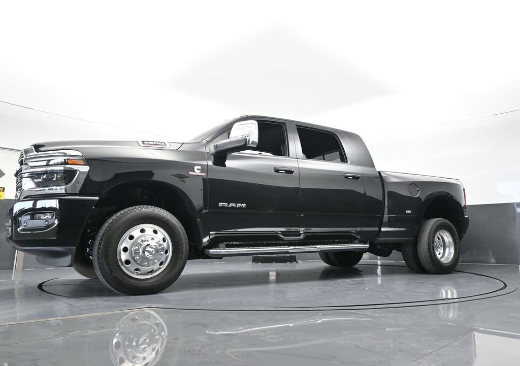 Used 2025 RAM 3500 Laramie image 66