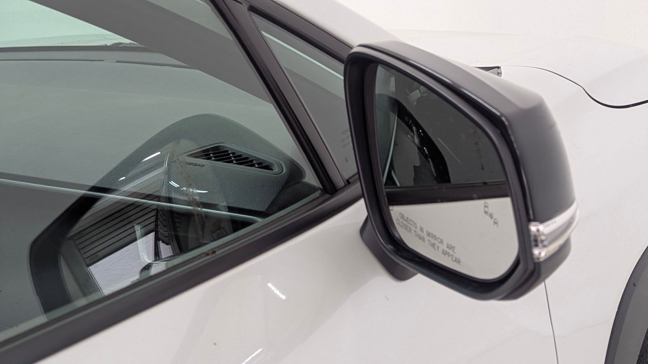 Used 2025 Toyota Corolla Cross AWD Hybrid image 21