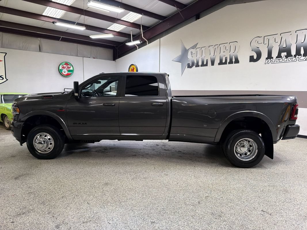 Used 2022 RAM 3500 Laramie w/ Night Edition AWD/4WD image 3
