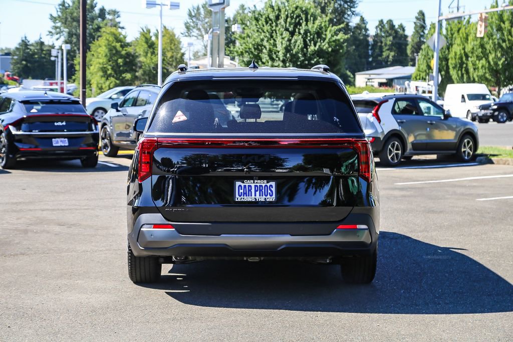 Certified 2026 Kia Carnival SX w/ SX Dark Edition Package FWD image 8