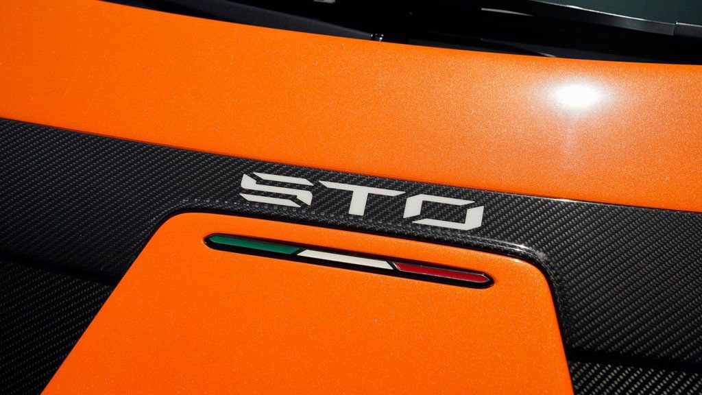 Used 2022 Lamborghini Huracan STO image 40