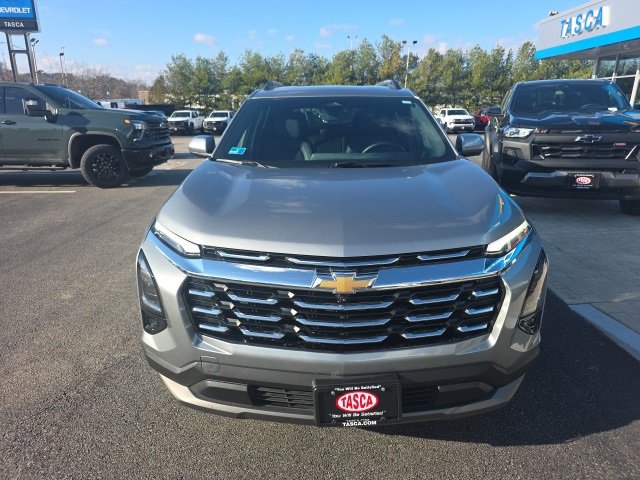 Used 2025 Chevrolet Equinox LT w/ Convenience Package II image 2
