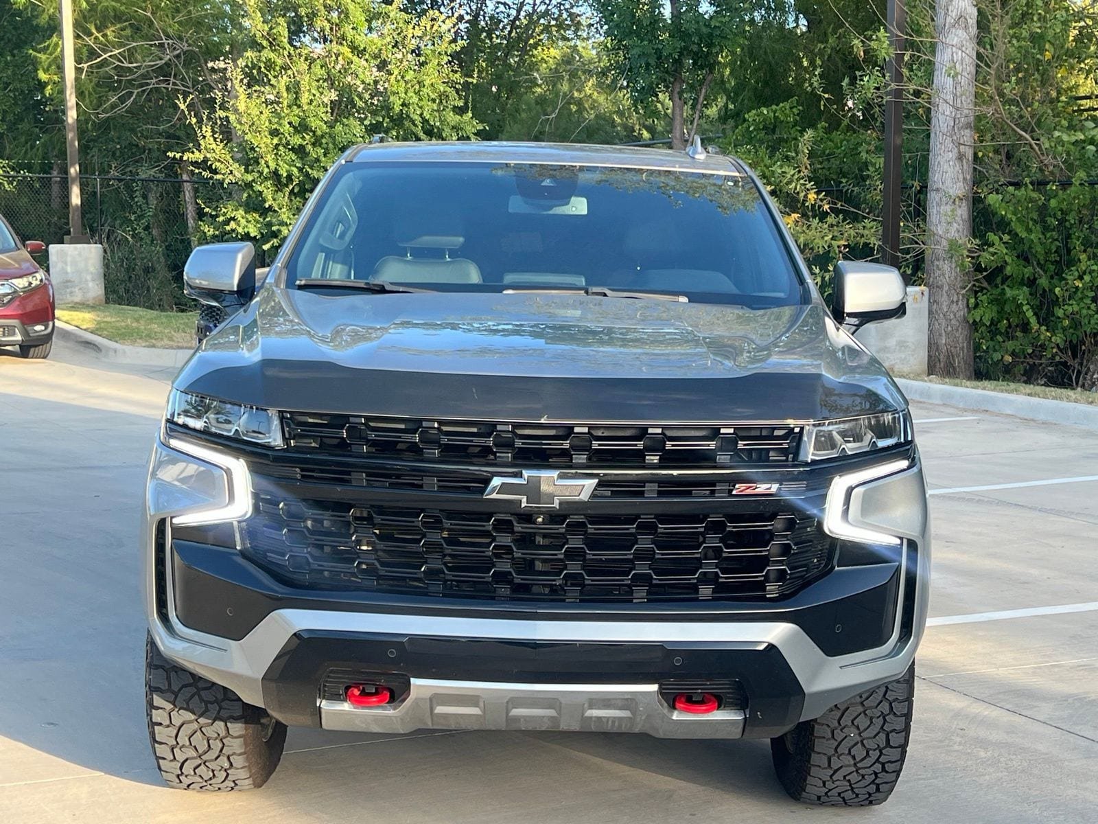 Used 2023 Chevrolet Tahoe Z71 w/ Luxury Package AWD/4WD image 2