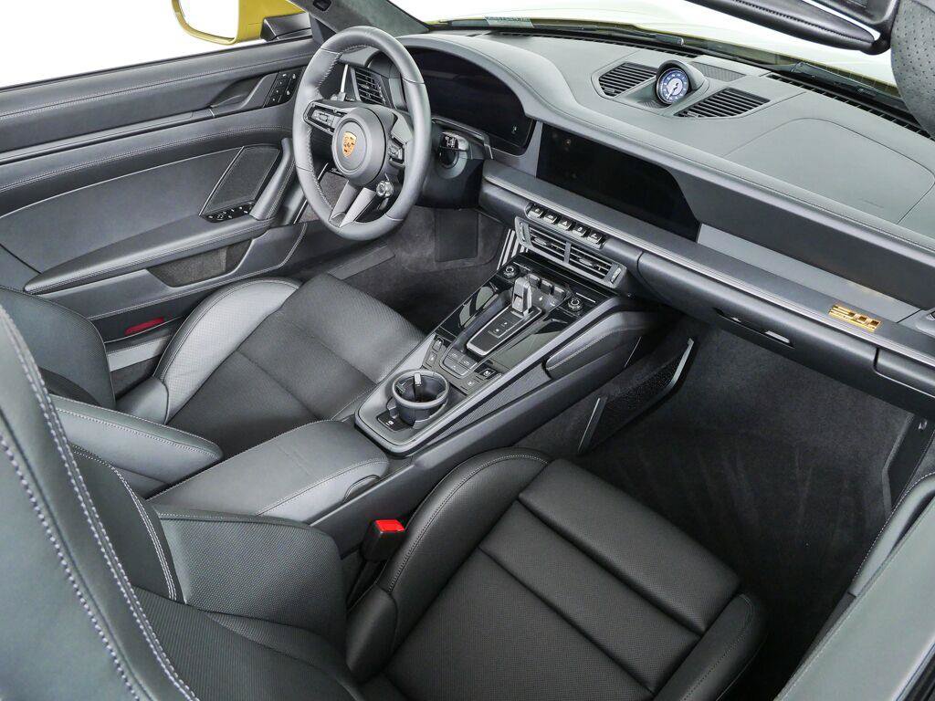 Certified 2026 Porsche 911 GTS RWD image 30