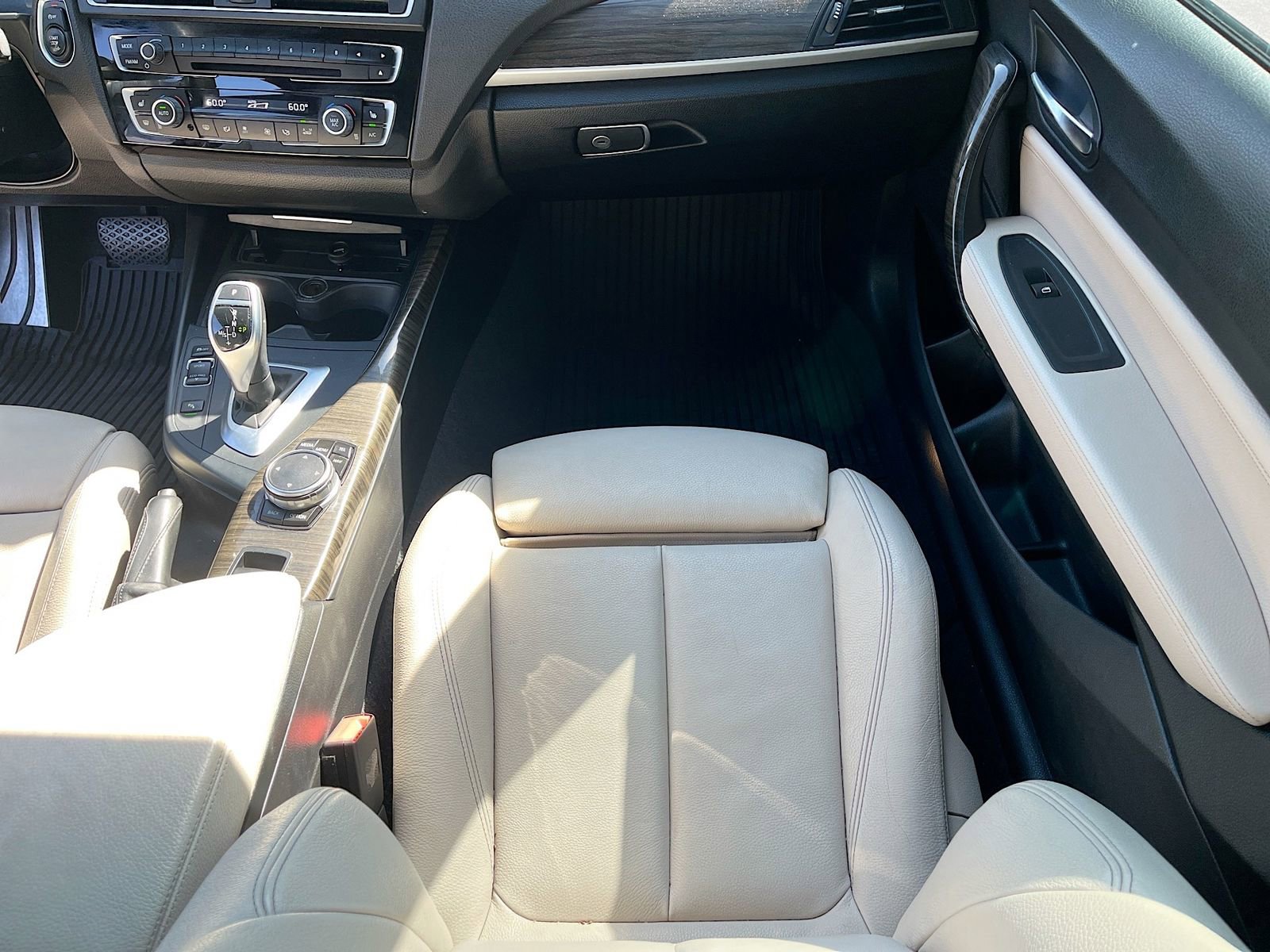 Used 2015 BMW M235i Convertible image 23