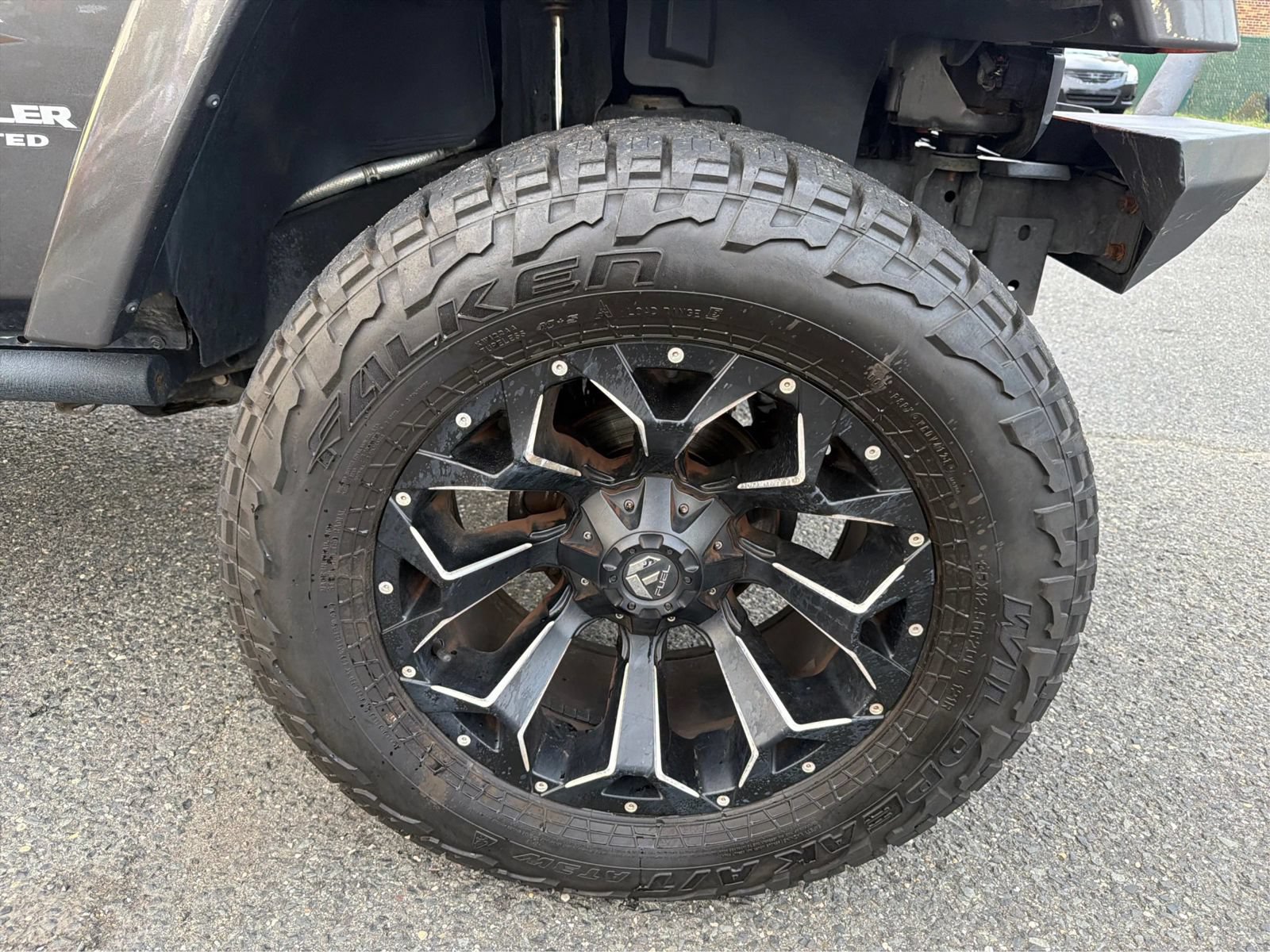 Used 2017 Jeep Wrangler Unlimited Sahara AWD/4WD image 13