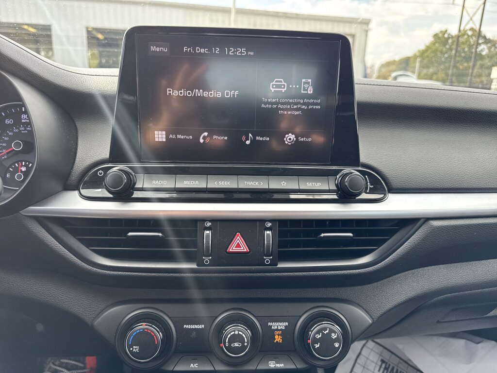 Certified 2024 Kia Forte LXS w/ LXS Technology Package image 24