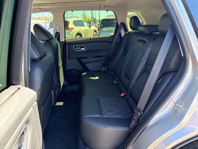 New 2026 Nissan Rogue Platinum AWD/4WD image 14