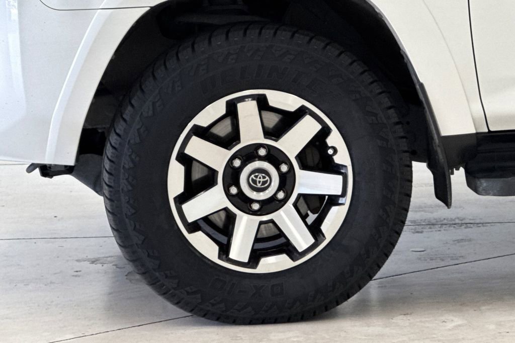 Used 2021 Toyota 4Runner TRD Off-Road Premium AWD/4WD image 28