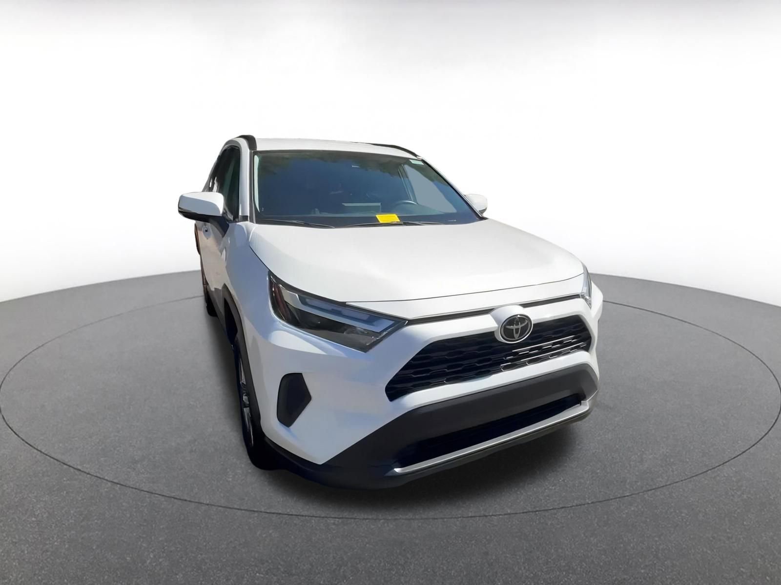 Used 2025 Toyota RAV4 XLE image 3