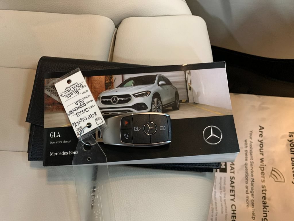 Used 2023 Mercedes-Benz GLA 250 4MATIC image 9