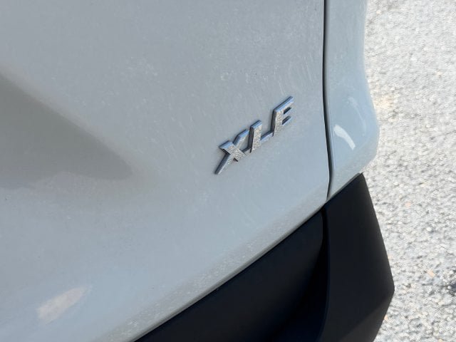 Used 2022 Toyota RAV4 XLE Premium FWD image 18