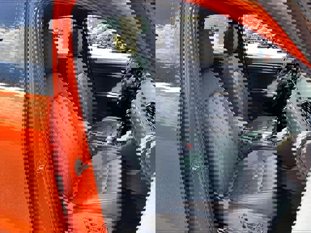 Used 2025 Audi Q3 2.0T Premium image 10