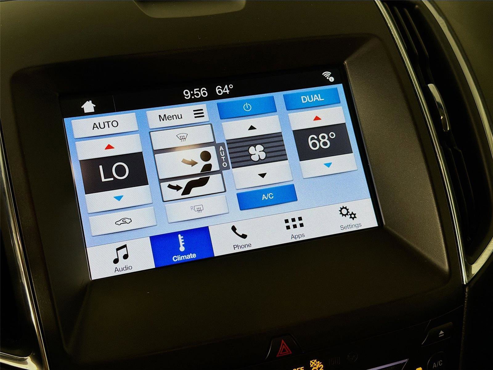 Used 2019 Ford Edge Titanium image 16