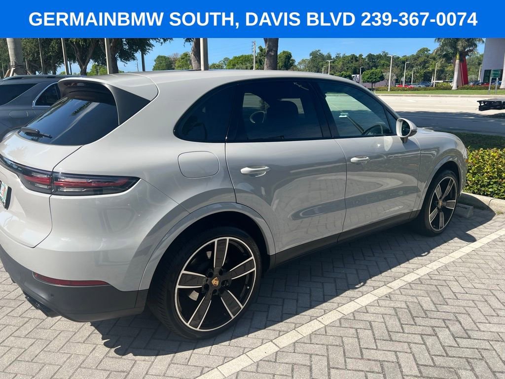 Used 2023 Porsche Cayenne AWD/4WD image 14