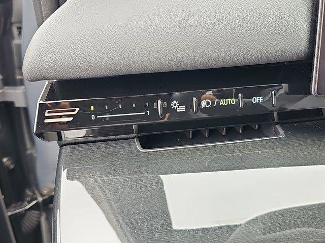 Used 2024 BMW 530i w/ Convenience Package image 27