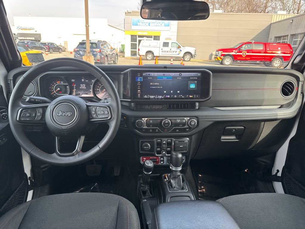 Used 2024 Jeep Wrangler Unlimited Rubicon image 10