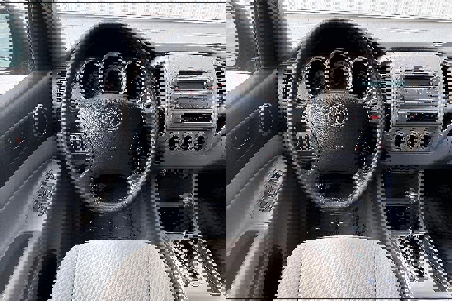 Used 2011 Toyota Tacoma 4x4 Double Cab w/ SR5 Pkg #2 image 6