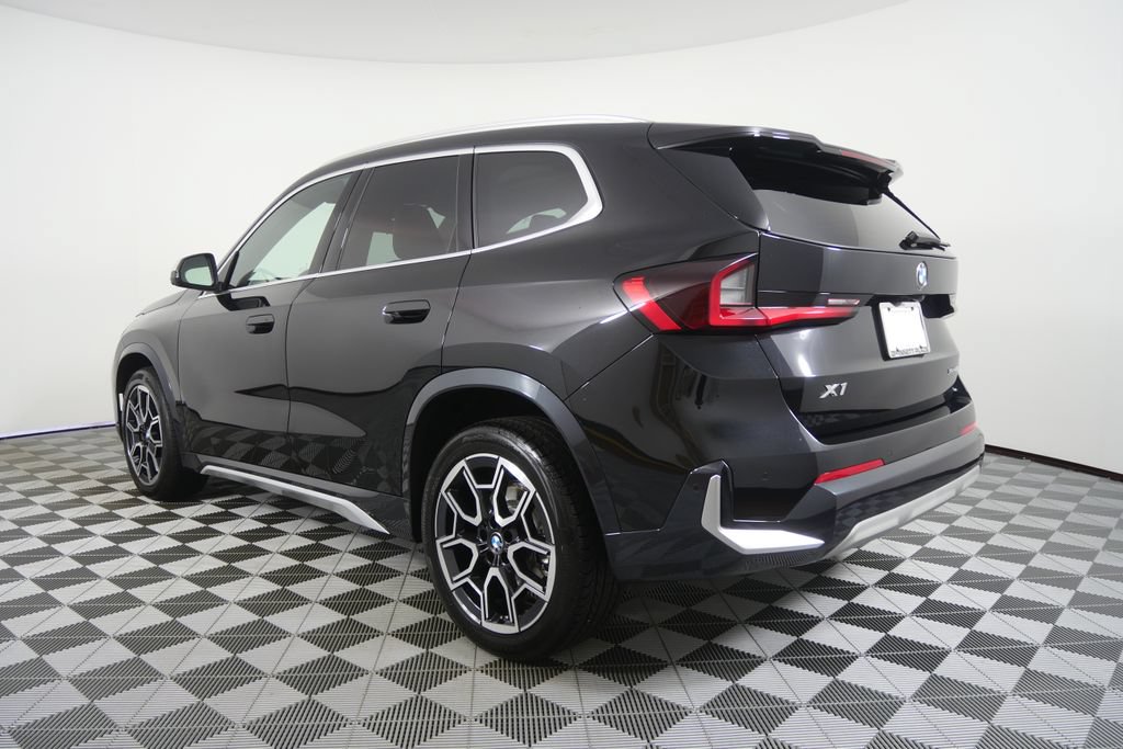 Certified 2024 BMW X1 xDrive28i w/ Technology Package AWD/4WD image 3