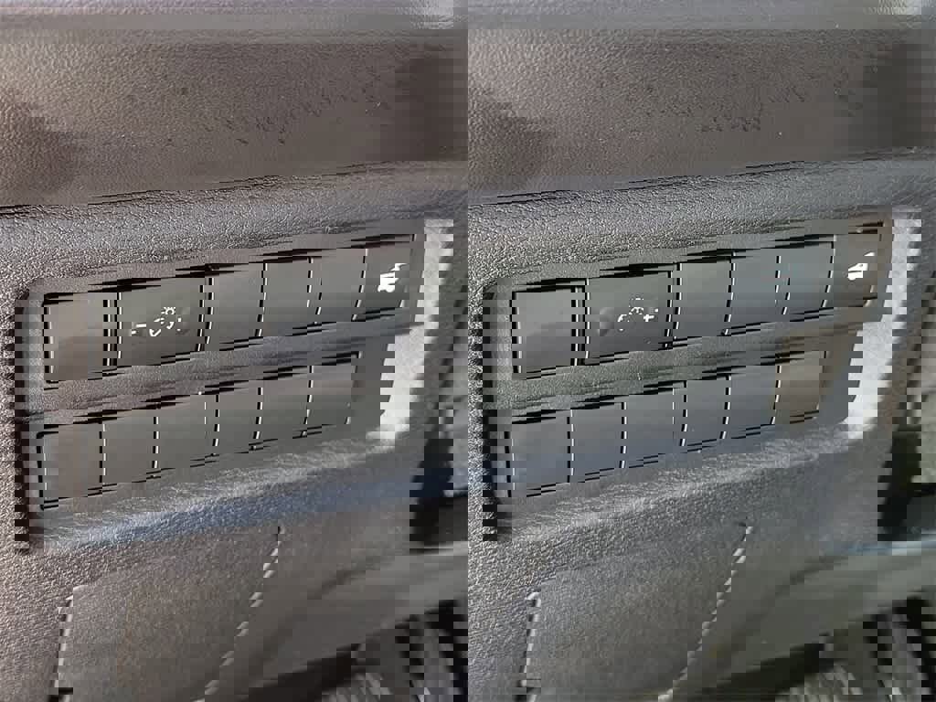 Used 2024 Mitsubishi Outlander SE image 22