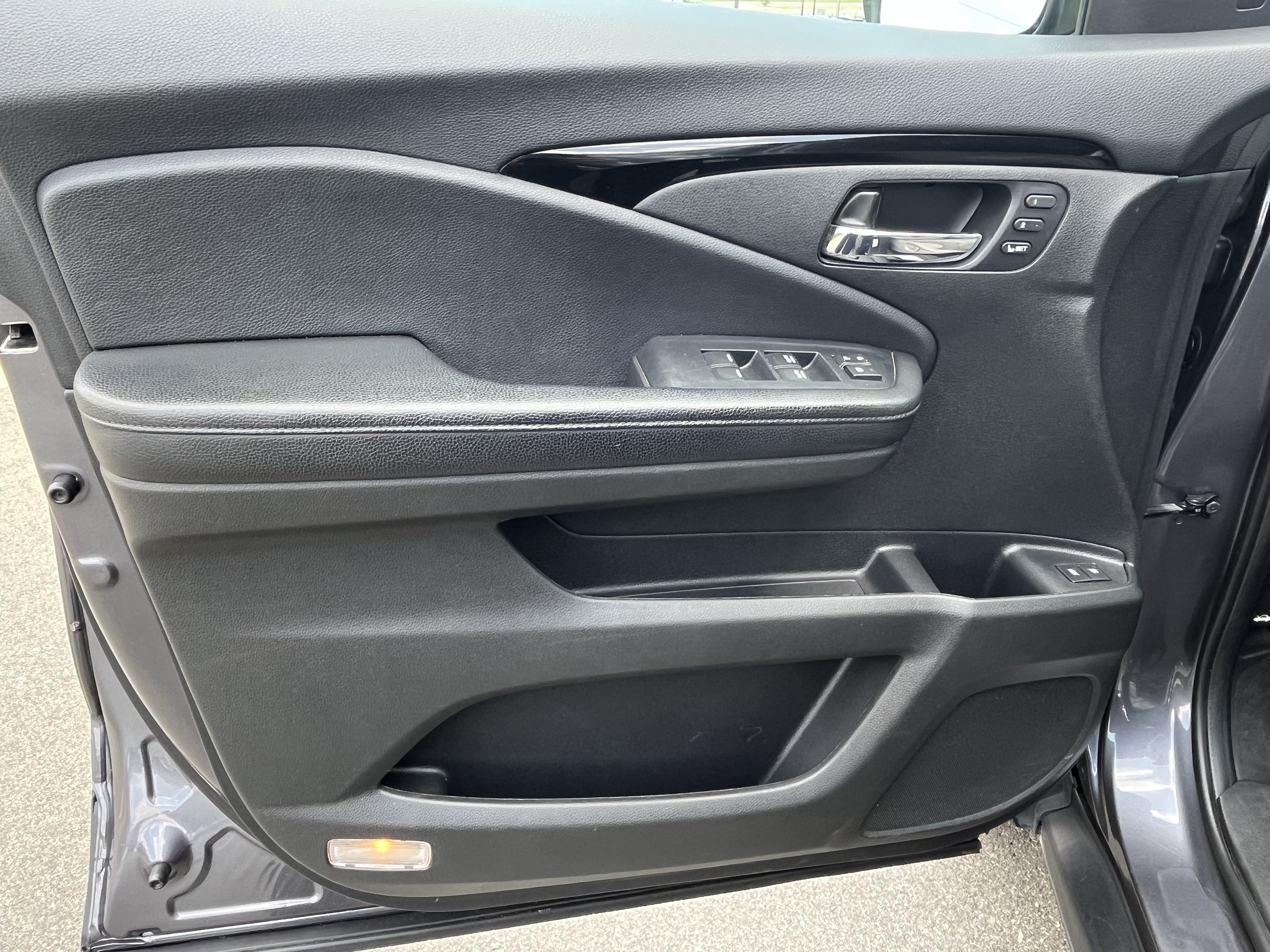 Used 2020 Honda Passport Touring image 13