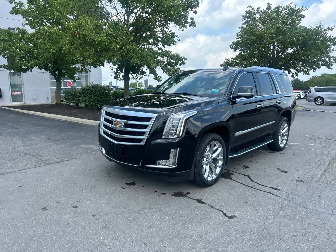 Used 2020 Cadillac Escalade Luxury AWD/4WD image 7