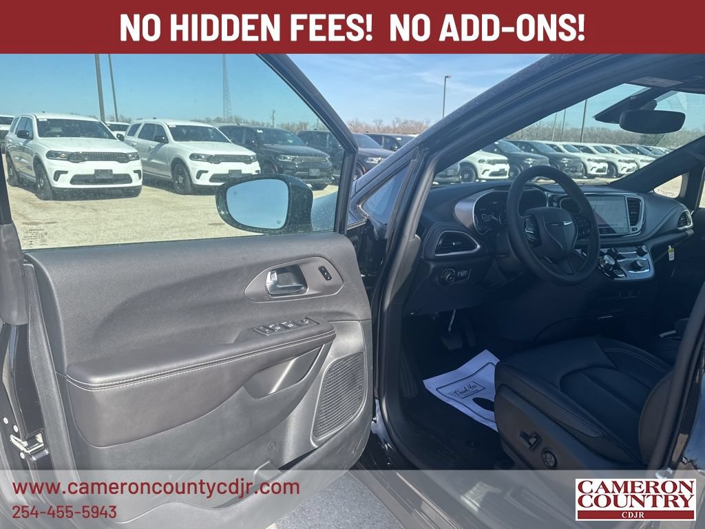 New 2026 Chrysler Pacifica Select w/ S Appearance Package FWD image 15