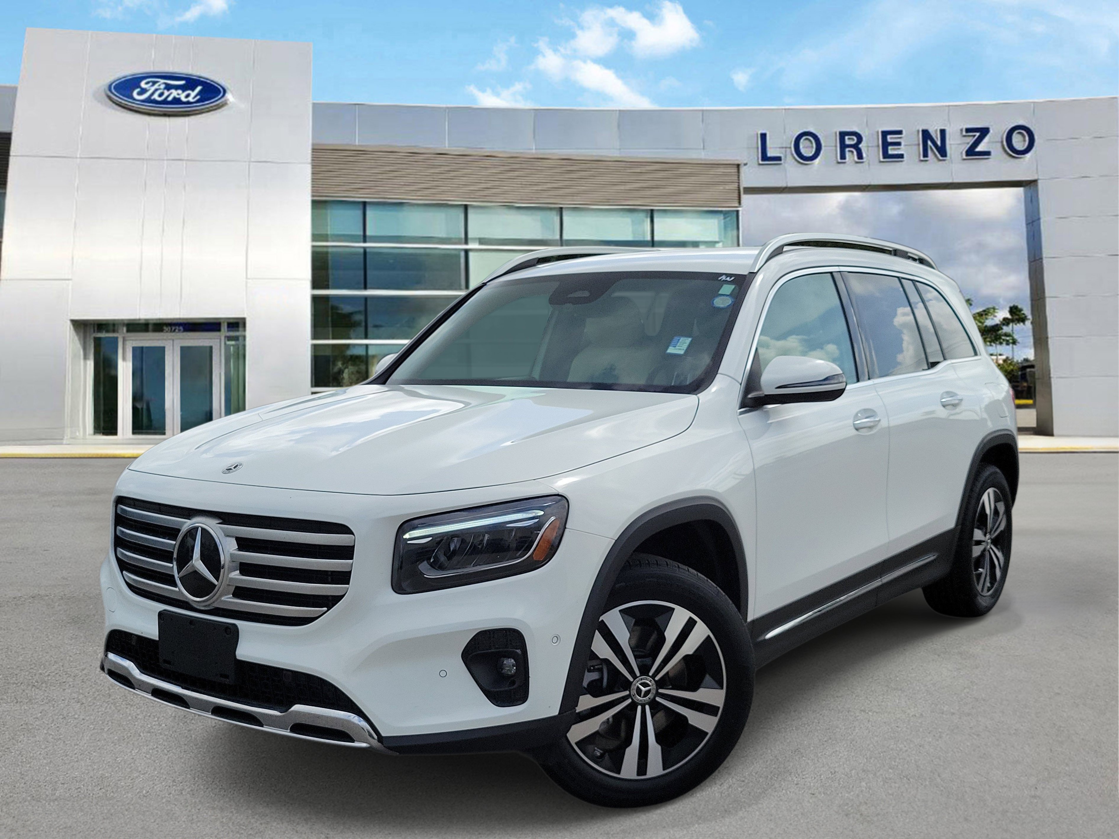 Used 2025 Mercedes-Benz GLB 250 image 1