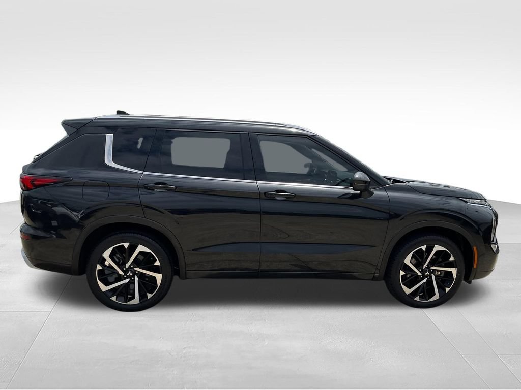 Used 2023 Mitsubishi Outlander SEL AWD/4WD image 6