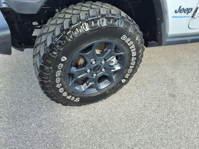 Used 2023 Jeep Wrangler Unlimited w/ Cold Weather Group AWD/4WD image 5