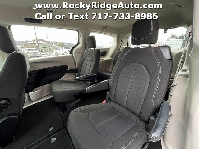 Used 2023 Chrysler Voyager LX image 35