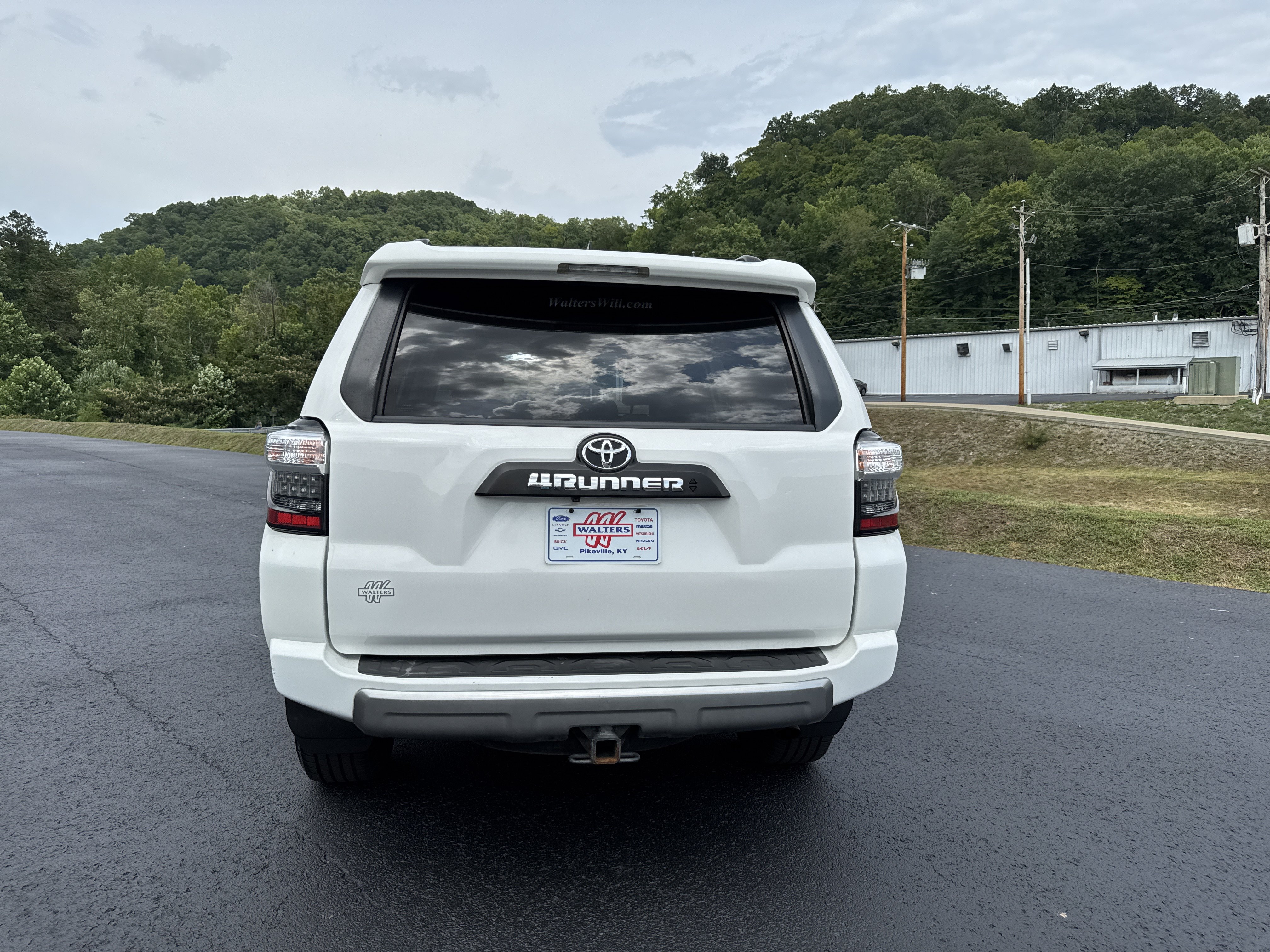 Used 2020 Toyota 4Runner TRD Off-Road Premium w/ Moonroof Package AWD/4WD image 6