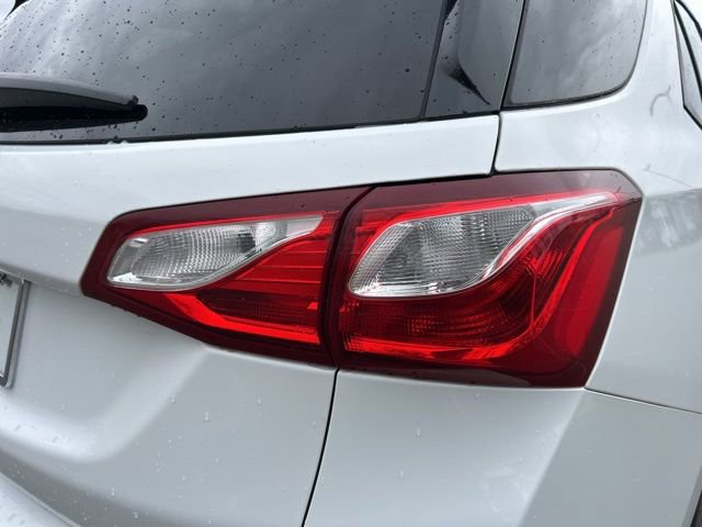 Used 2019 Chevrolet Equinox LS w/ LS Convenience Package AWD/4WD image 32