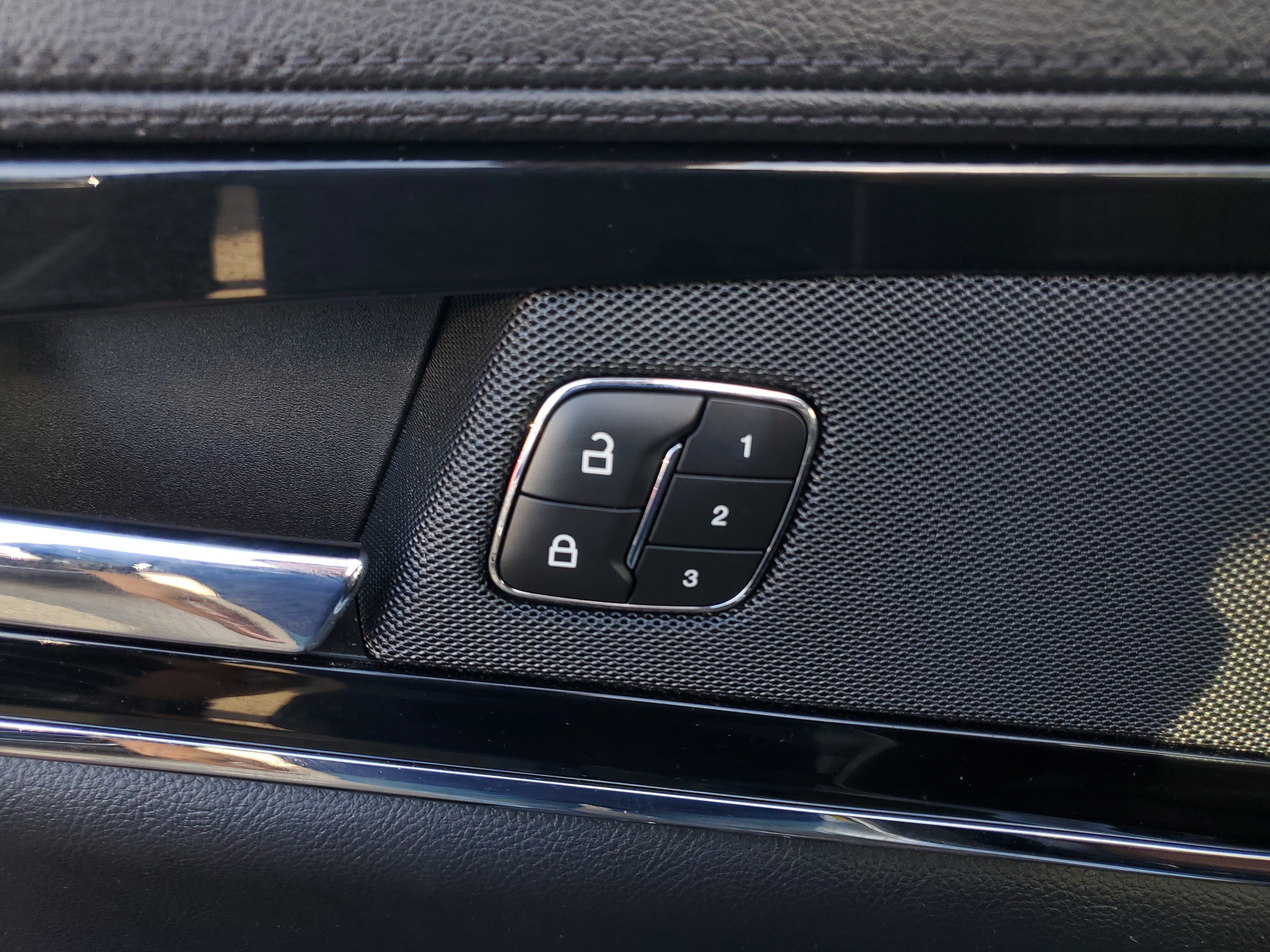 Certified 2023 Lincoln Nautilus Reserve image 13