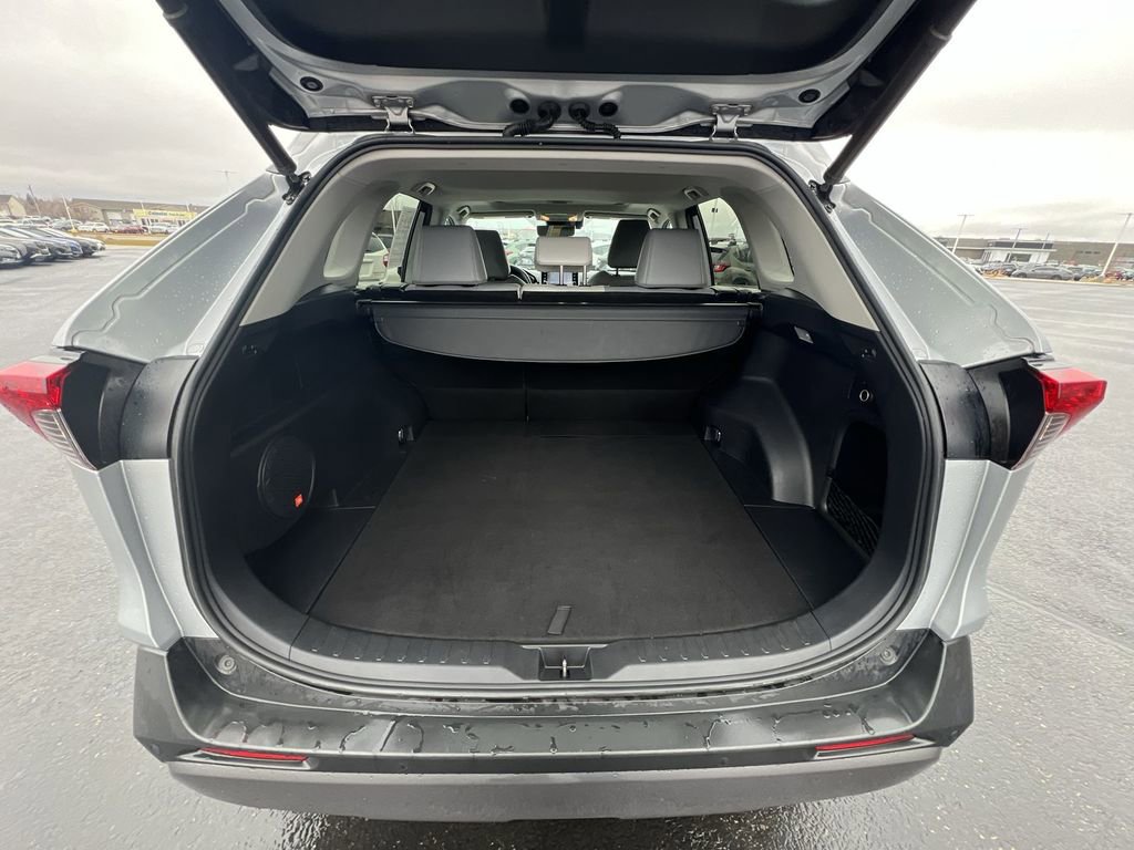 Used 2020 Toyota RAV4 Limited image 26