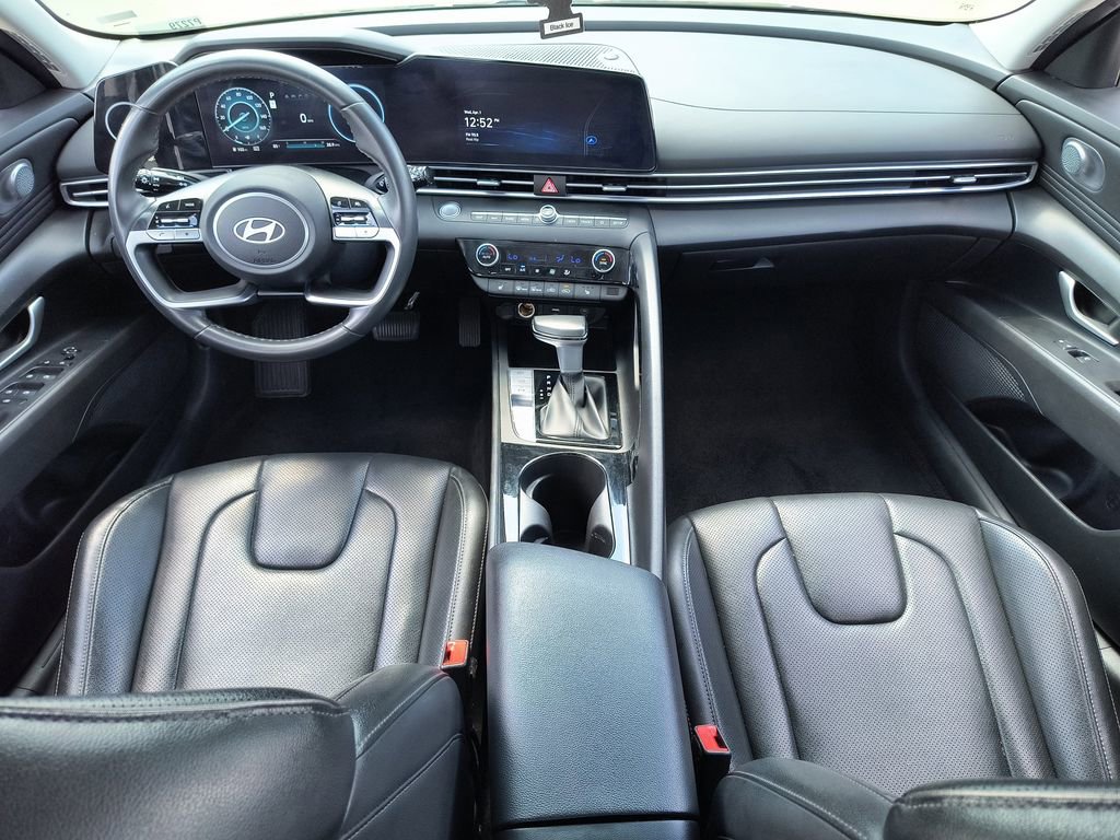 Used 2024 Hyundai Elantra Limited image 29