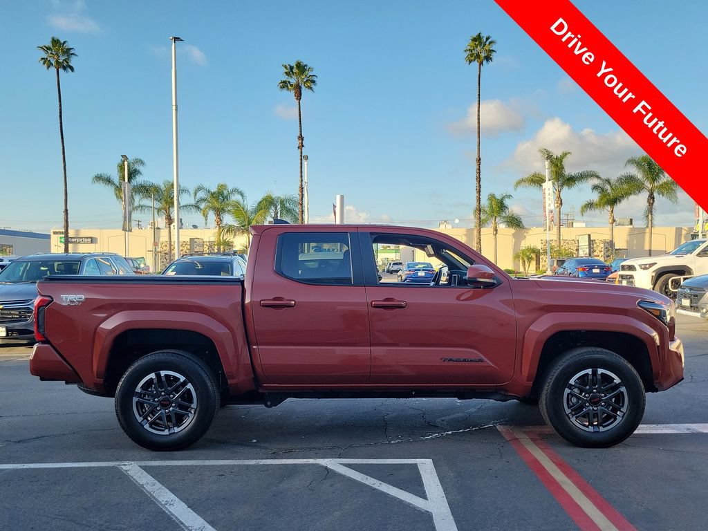 Used 2025 Toyota Tacoma TRD Sport AWD/4WD image 31