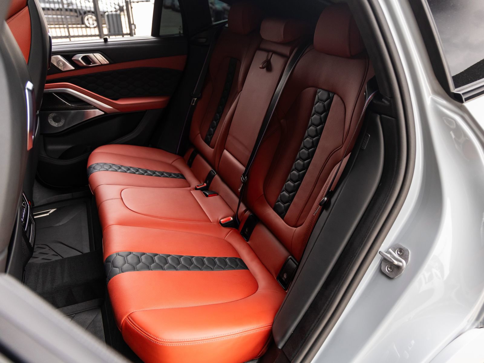 Used 2025 BMW X6 M Competition w/ Executive Package AWD/4WD image 39