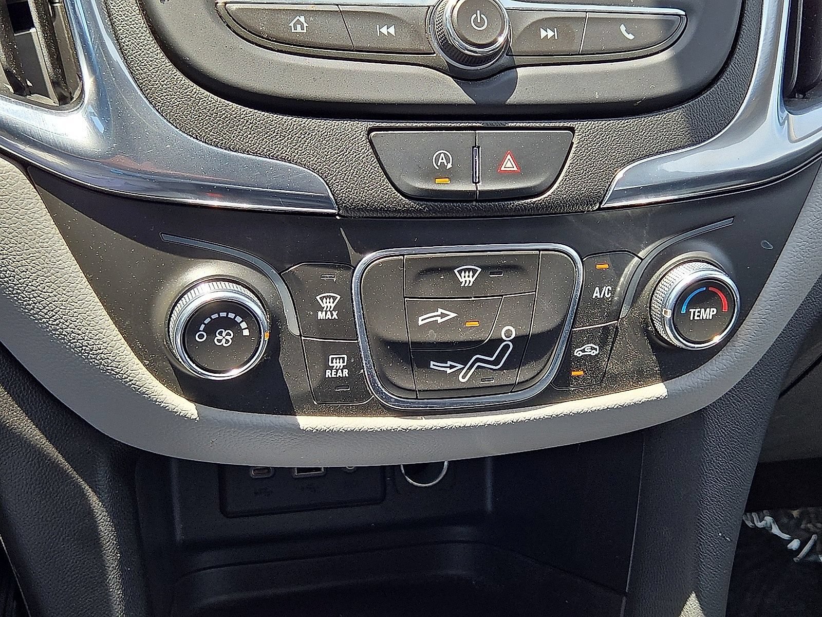 Used 2022 Chevrolet Equinox LT FWD image 29