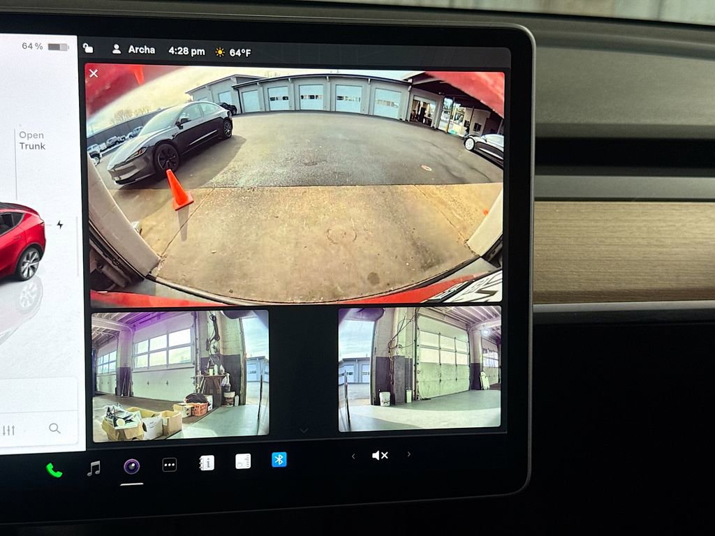 Used 2022 Tesla Model Y Long Range image 17