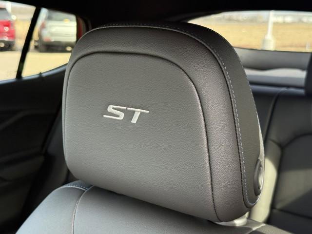 New 2026 Buick Envista Sport Touring image 19