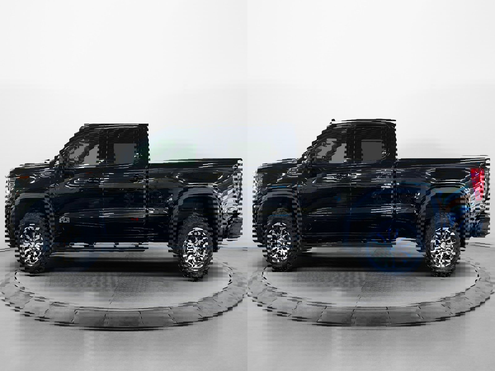 Used 2023 GMC Sierra 1500 AT4 w/ AT4 Preferred Package image 3